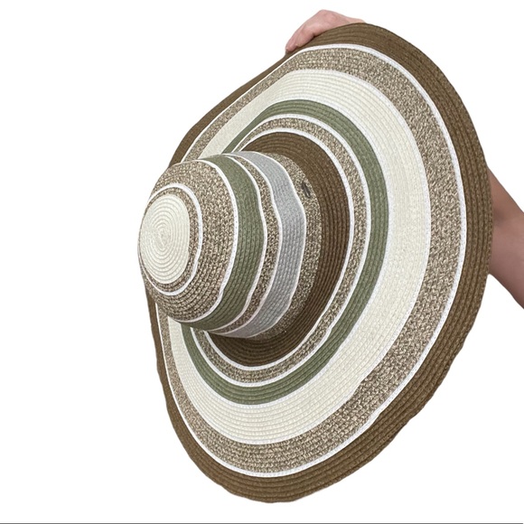 Striped Paper Straw Wide Brim Floppy Hat Angela & William - Picture 4 of 7